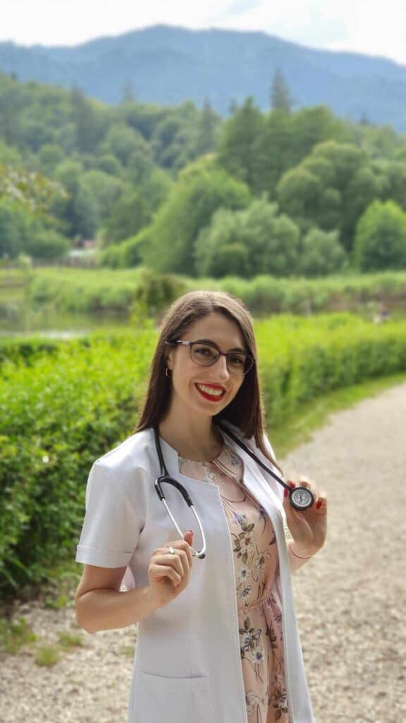 Dr. Adriana-Valentina Seicareanu